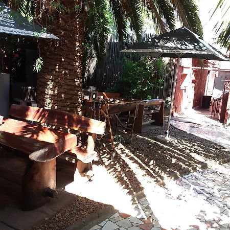 Larona Inn Mafikeng Buitenkant foto